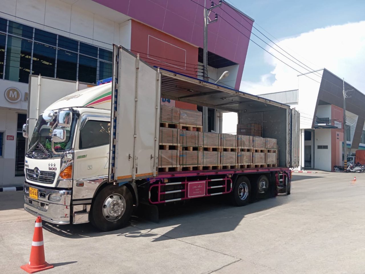 CAP Logistics 10 Wheels Truck Work 2