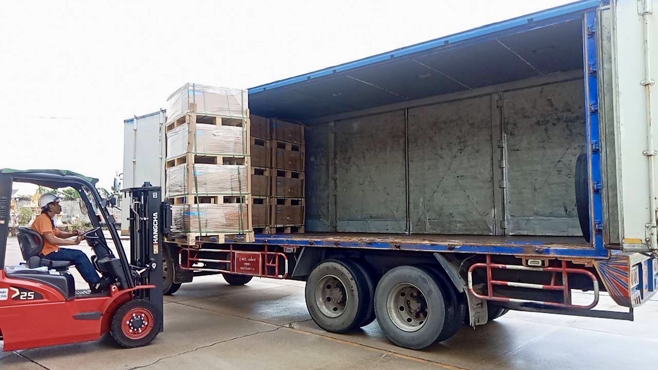 CAP Logistics 10 Wheels Truck Work 5