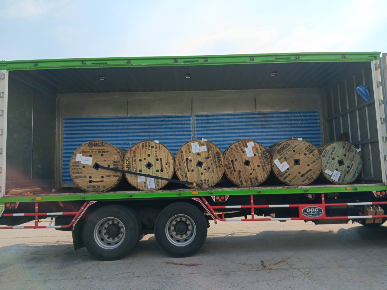 CAP Logistics 10 Wheels Truck Work 7