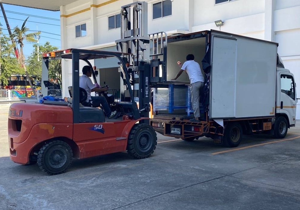 CAP Logistics 4 Wheels JB Truck Work 1