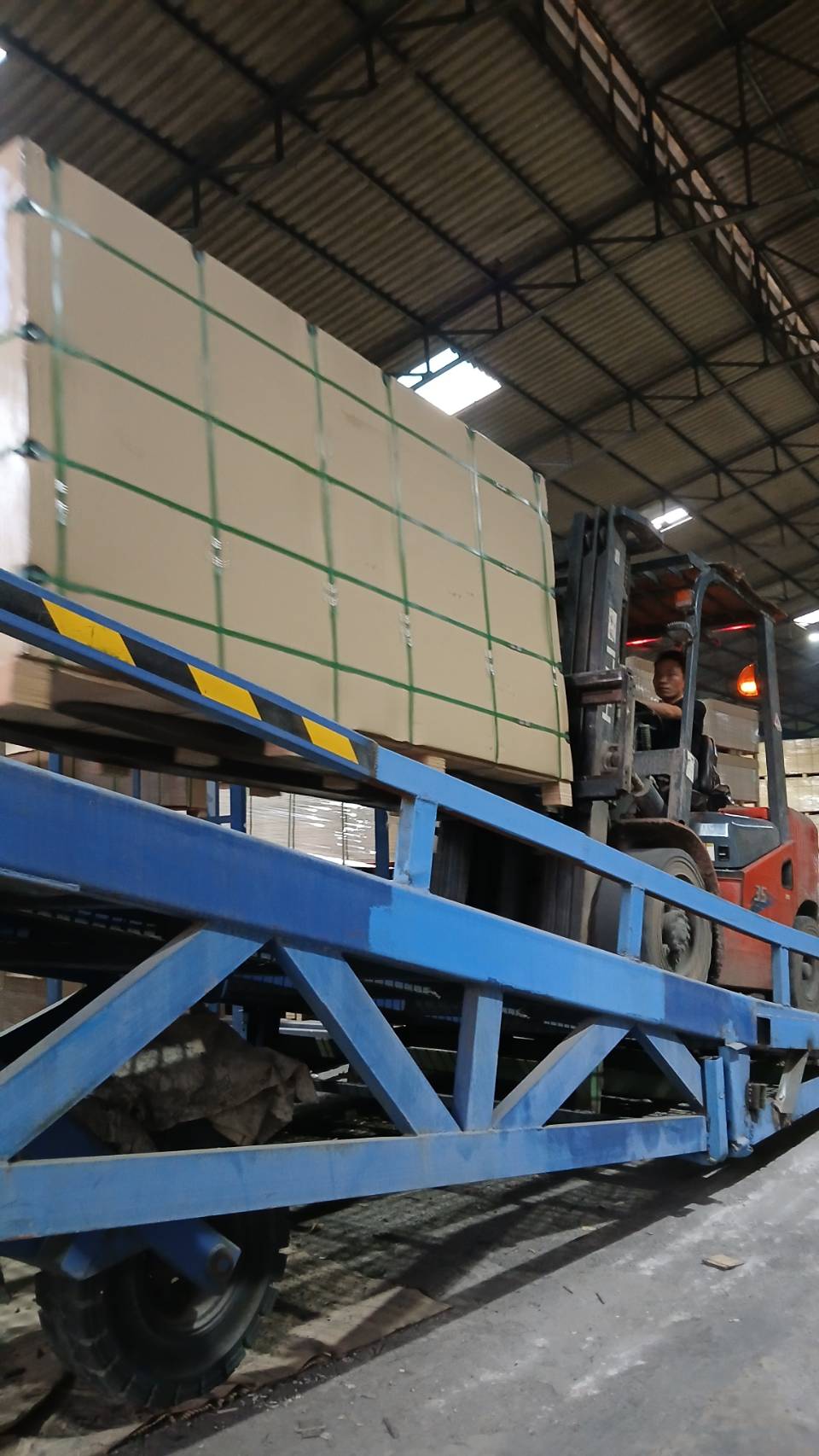 CAP Logistics Forklift Truck Work 2
