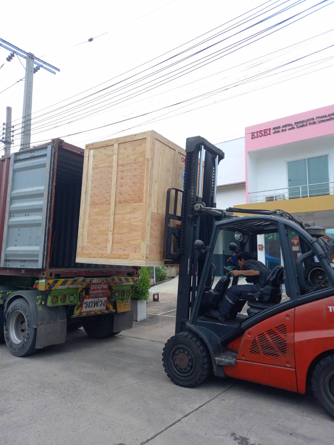 CAP Logistics Forklift Truck Work 3