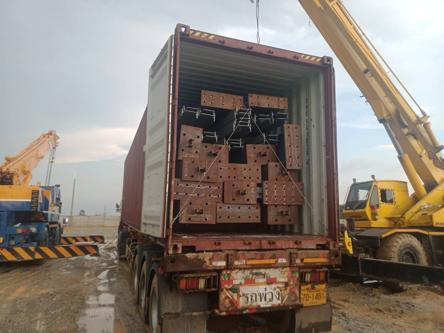 CAP Logistics Trailer Truck Work 8